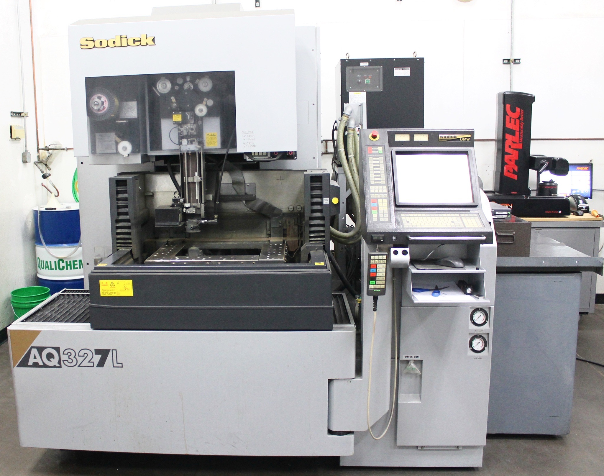 Wire EDM machine Wire EDM machine