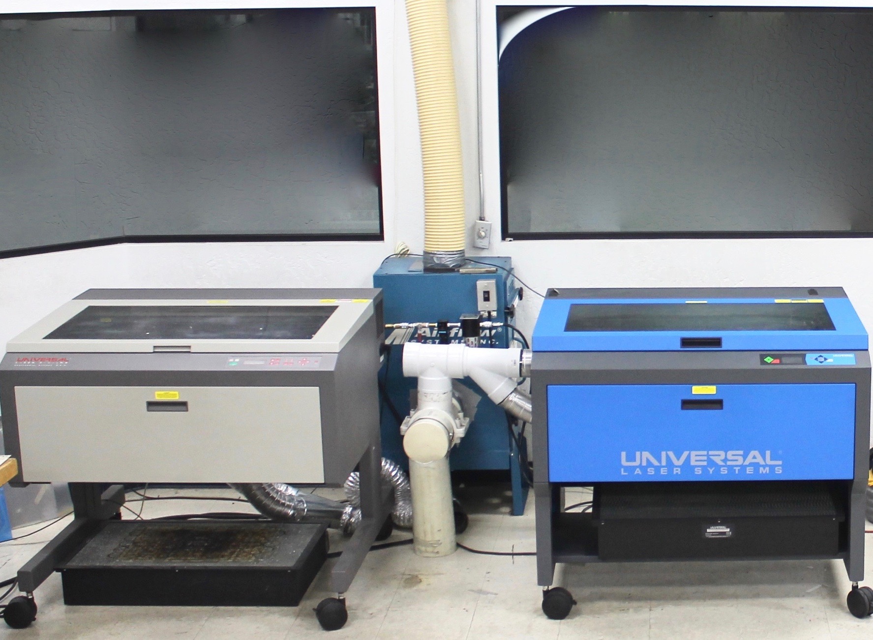 Laser cutting station Laser cutting station